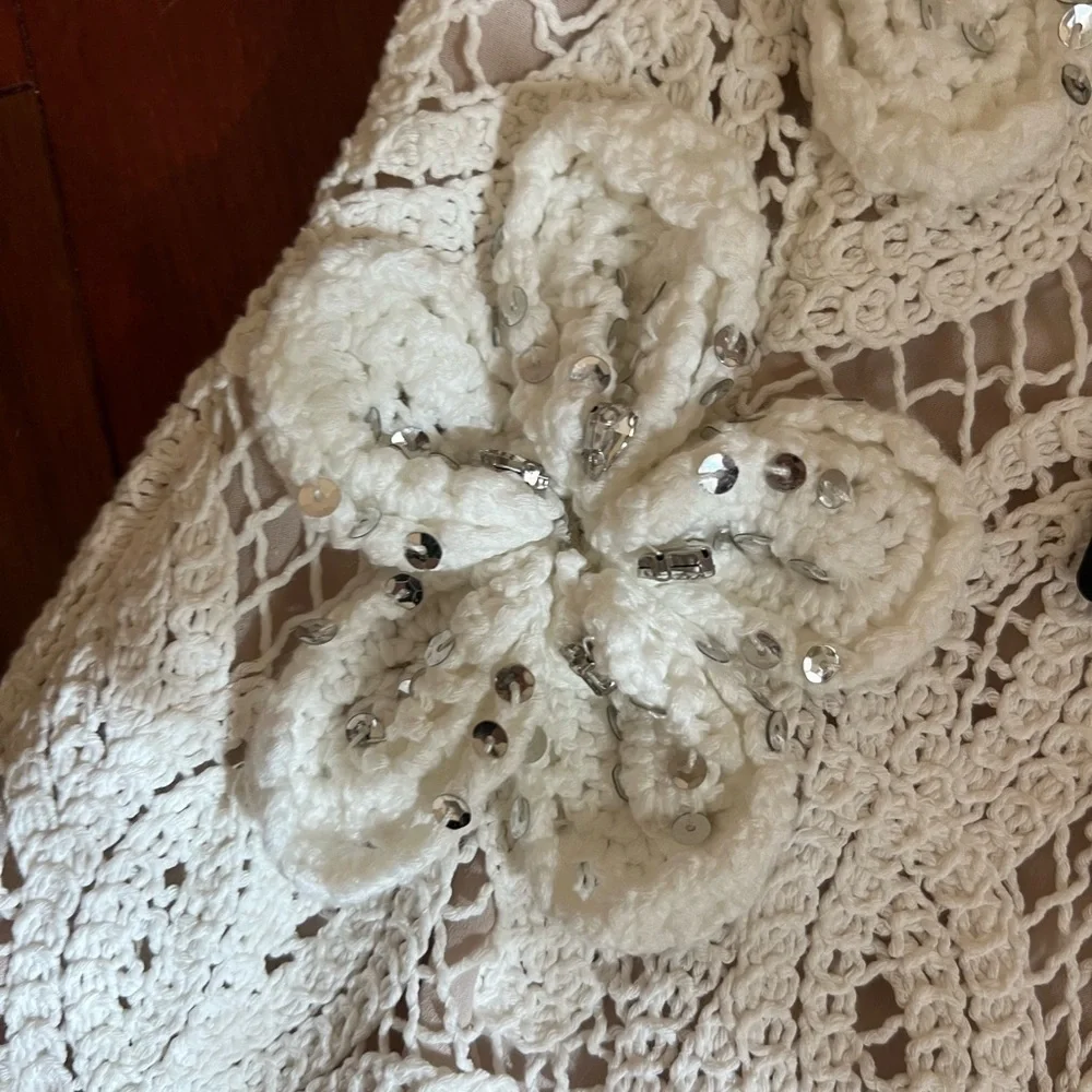 Elliatt White Lace Maxi Dress - Picture 8 of 9